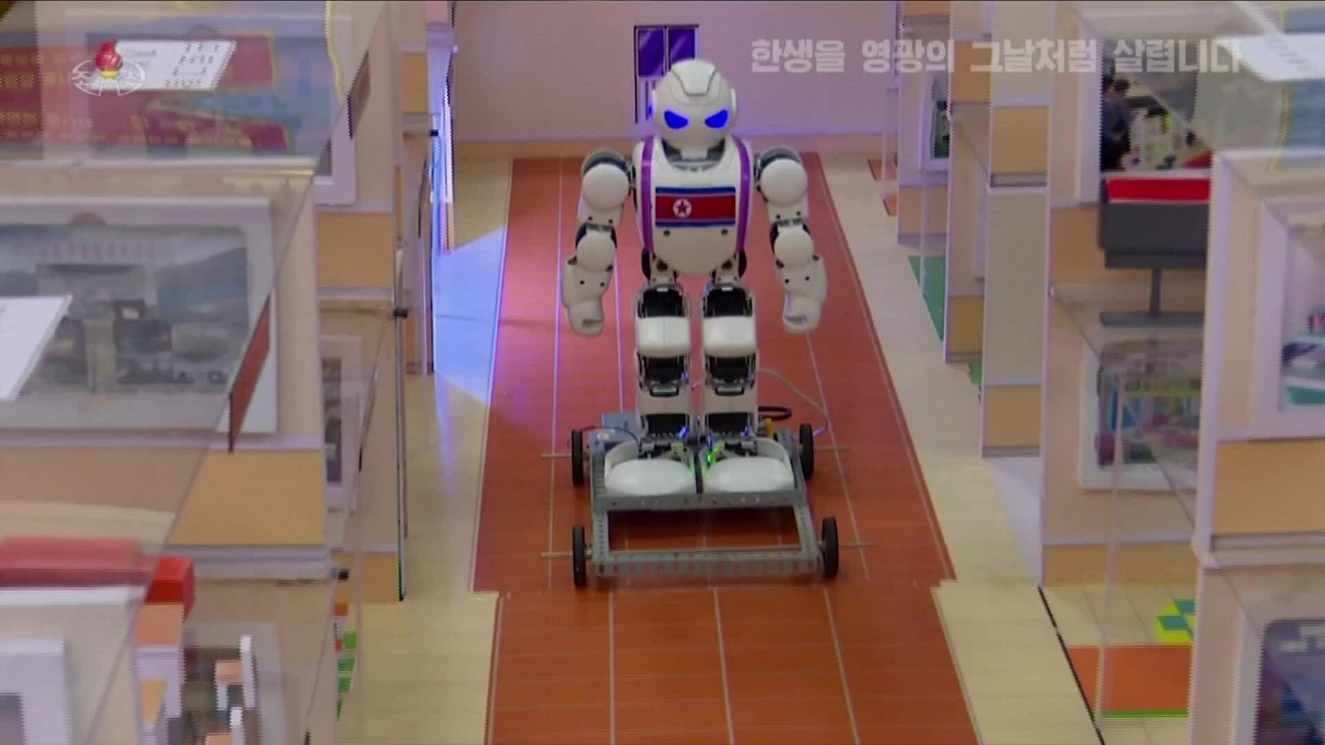 Triều Tiên dùng robot dạy học