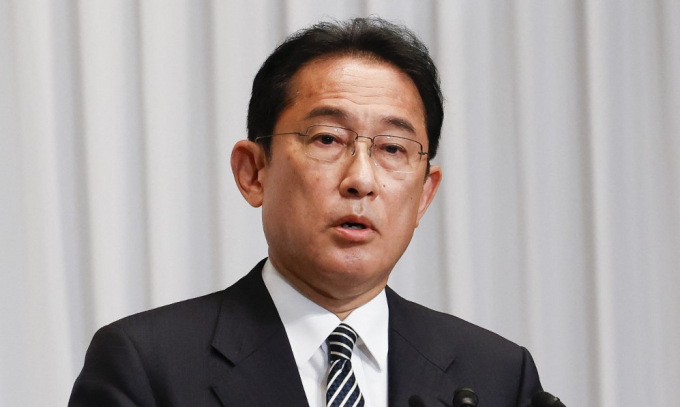 Thủ tướng Kishida họp báo tại trụ sở LDP hôm 1/11. Ảnh: AFP.