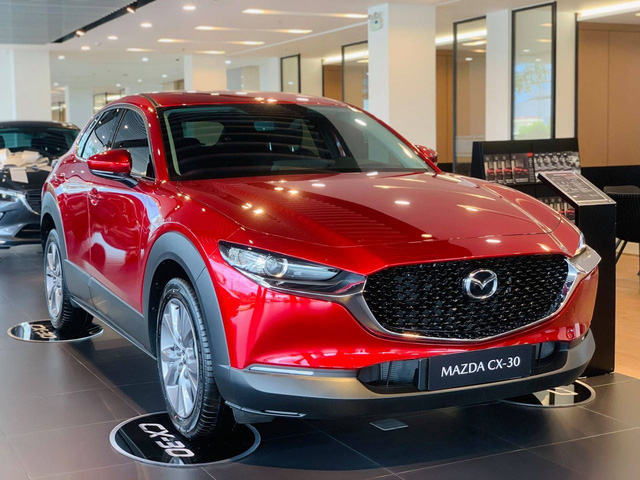 Mazda chơi lớn: Giảm sâu loạt xe nhập Thái tại Việt Nam, CX-30 vừa ra mắt giảm gần 100 triệu đồng - Ảnh 1.