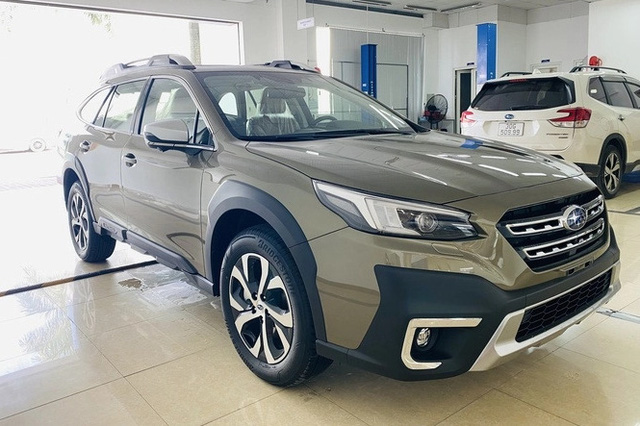 Subaru Outback 2021 chốt giá 1,969 tỷ đồng tại Việt Nam: Nhiều nâng cấp bên trong, đắt ngang ngửa Ford Explorer - Ảnh 1.