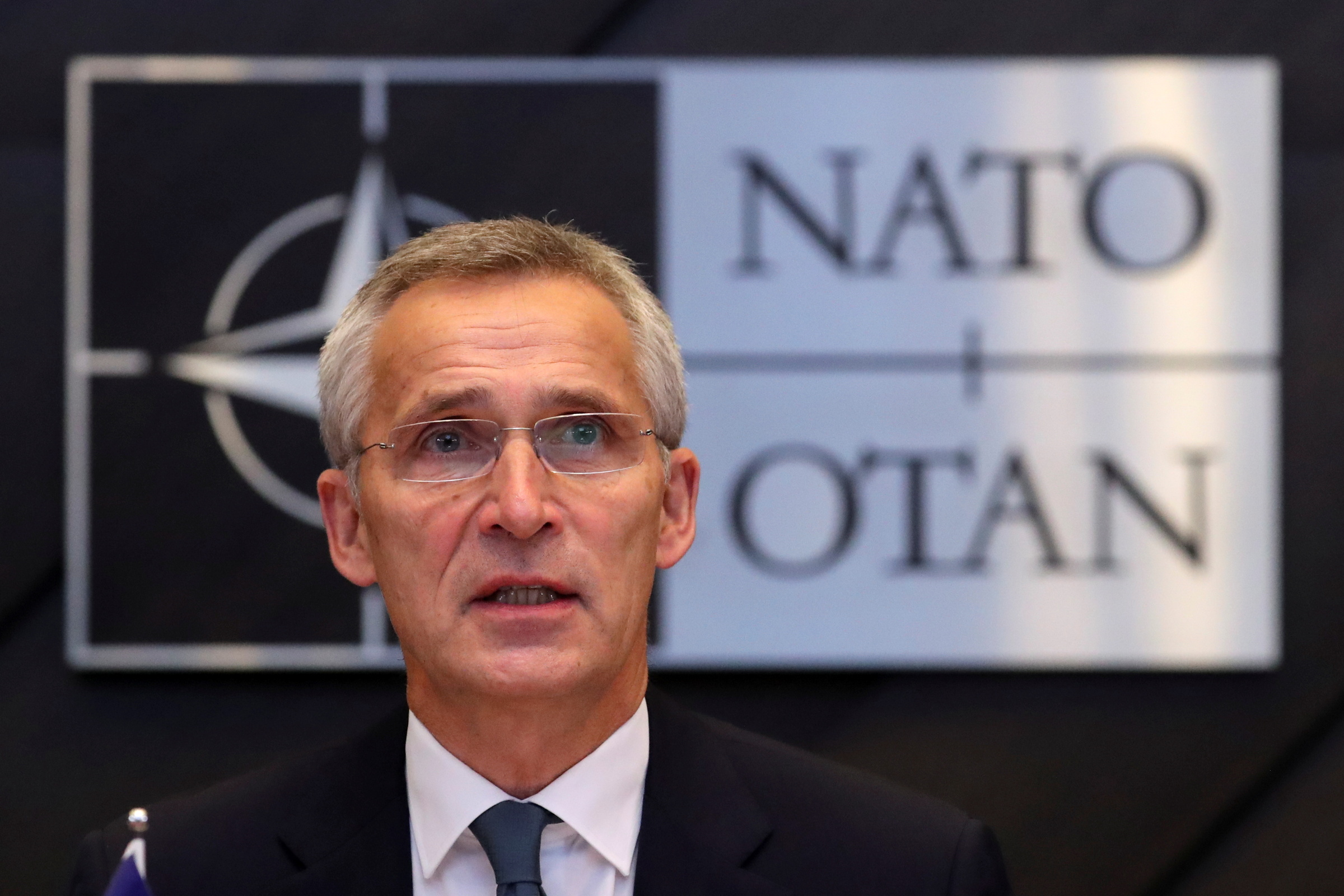 Tổng thư ký Stoltenberg trong cuộc họp của NATO tại Brussels, Bỉ, hồi tháng 10. Ảnh: Reuters.