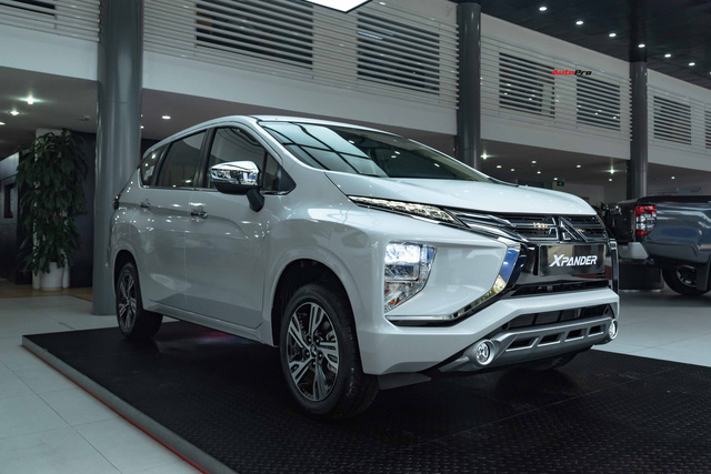 Mitsubishi Xpander lật ngược thế cờ, giành lại ngôi vua doanh số, bán hơn gấp đôi Suzuki XL7 - Ảnh 1.