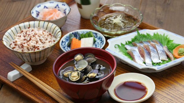 Phụ nữ Nhật có 3 cách ăn kiêng khác hoàn toàn với thế giới, chẳng trách sao họ luôn trẻ lâu và khỏe đẹp hơn hẳn tuổi thật  - Ảnh 2.