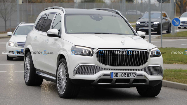 Bản cũ chưa có xe chính hãng về Việt Nam, Mercedes-Maybach GLS bản nâng cấp mới đã lộ diện trên đường - Ảnh 1.