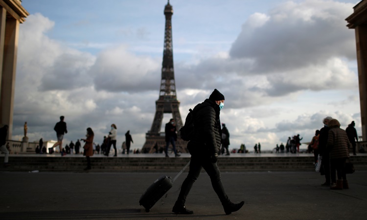 Quảng trường Trocadero gần Tháp Eiffel ở thủ đô Paris, Pháp, hồi tháng một. Ảnh: Reuters.