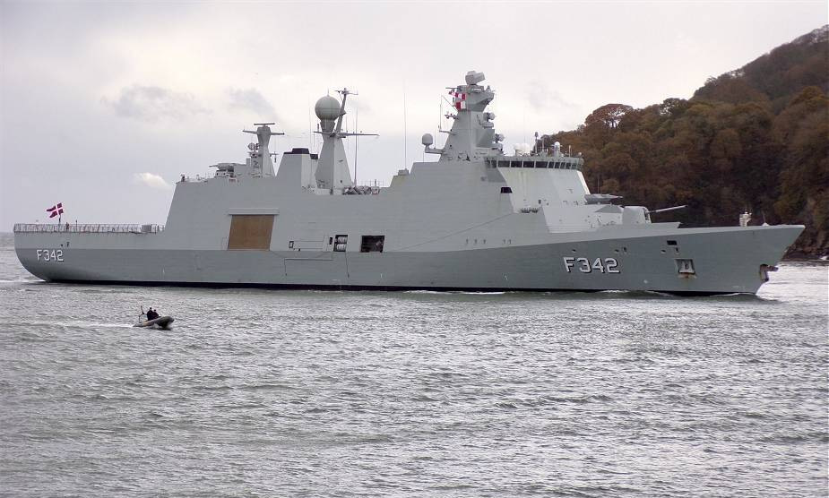 Tàu hộ vệ HDMS Esbern Snare đến Anh hồi cuối năm 2020. Ảnh: Defence Image UK.