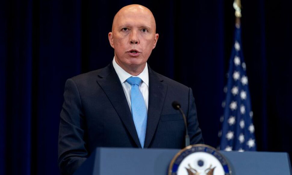 Bộ trưởng Quốc phòng Australia Peter Dutton phát biểu trong cuộc họp báo ở Washington, Mỹ, hôm 16/9. Ảnh: Reuters.