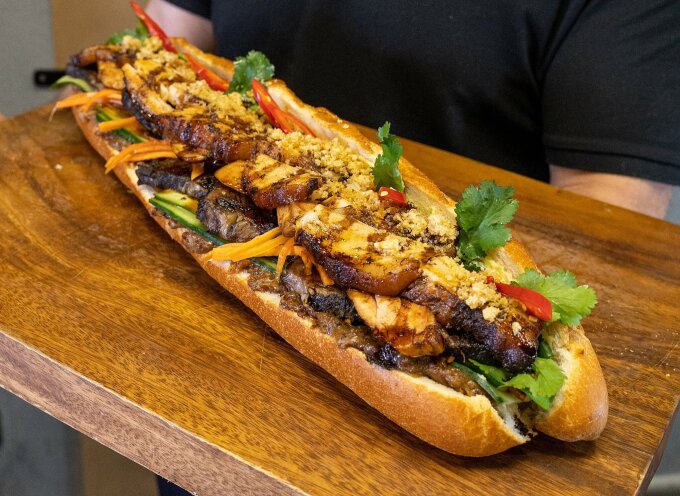 Một phần bánh mì 53,9 USD đủ cho 2 - 3 người ăn. Ảnh: Third Wave Cafe