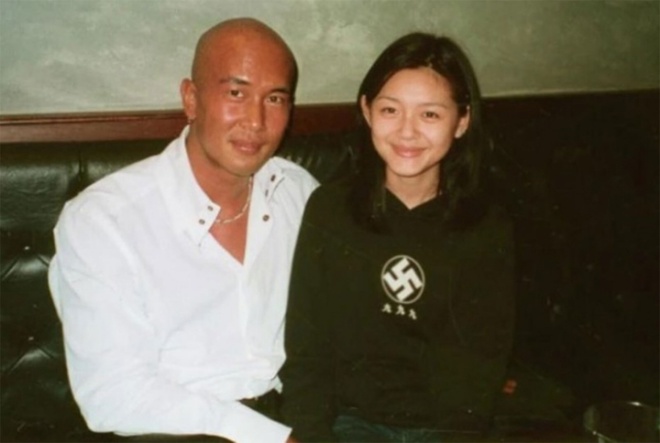 Khéo như Từ Hy Viên, chụp ảnh gia đình cố tình nấp, giấu bụng khiến dân mạng ngờ vực - 6