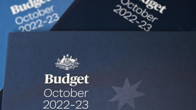 Australia's AAA credit rating appears safe with the budget being seen as not adding to inflation. (Lukas Coch/AAP PHOTOS)