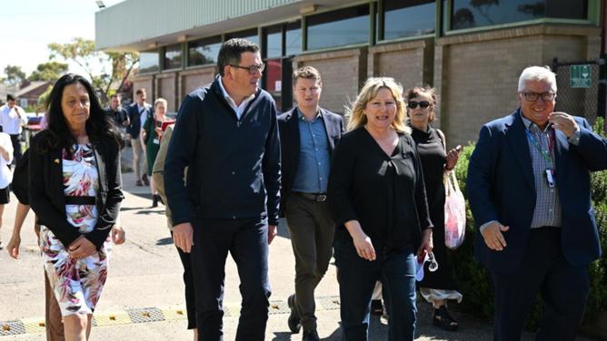 Premier Daniel Andrews visited East Geelong, where he made election promises for tradies. (James Ross/AAP PHOTOS)