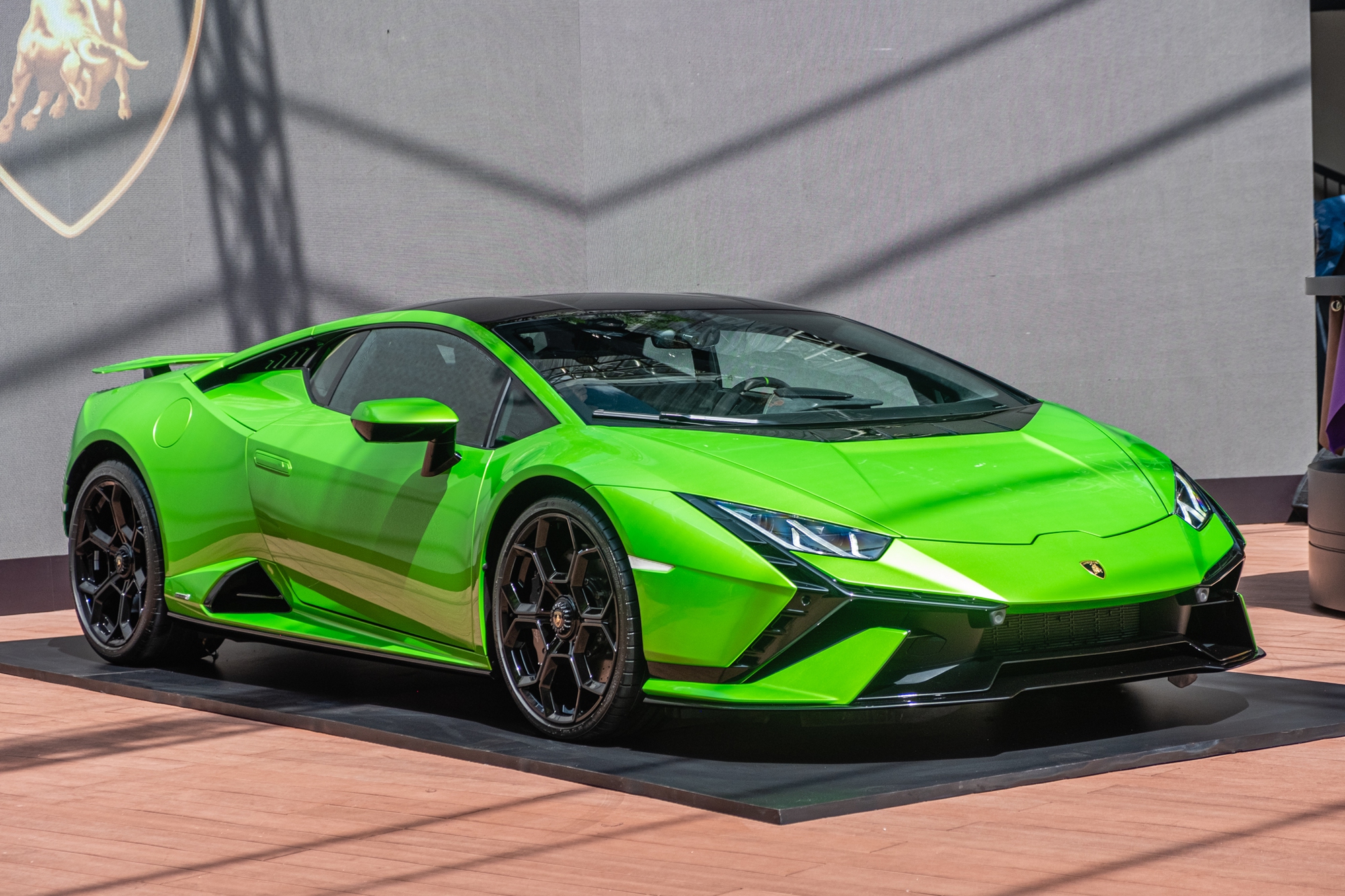 Chi tiết Lamborghini Huracan Tecnica giá từ 19 tỷ đồng tại Việt Nam - Ảnh 2.