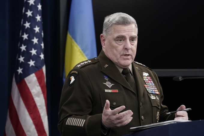 Chủ tịch Hội đồng Tham mưu trưởng Liên quân Mỹ Mark Milley phát biểu tại một cuộc họp báo ở Lầu Năm Góc ngày 16/11. Ảnh: AFP.