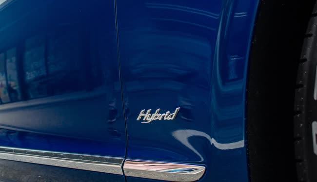 Chi tiết Bentley Flying Spur Hybrid giá từ 16,8 tỷ đồng vừa ra mắt Việt Nam: Hai chiếc đầu tiên đã có chủ - Ảnh 4.