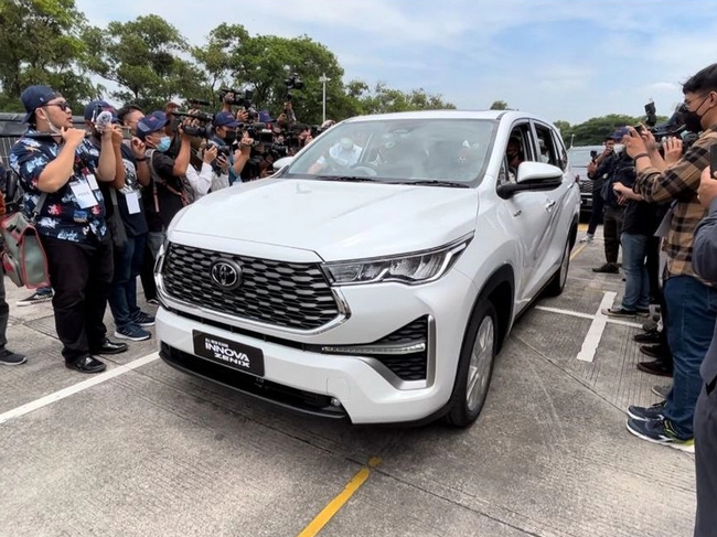 Toyota Innova 2023 dễ tới tiền tỷ khi về Việt Nam: Tách biệt với Veloz, công nghệ hơn Fortuner - Ảnh 1.