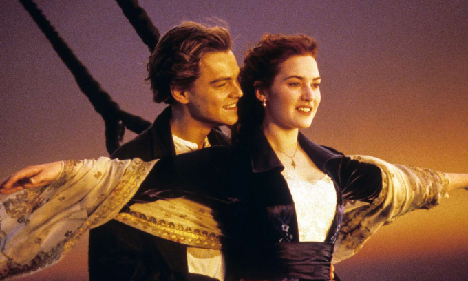 Leonardo DiCaprio (trái) và Kate Winslet trong Titanic. Ảnh: IMDb