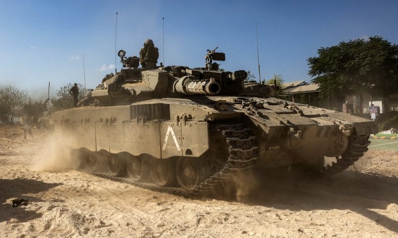 Xe tăng Israel triển khai gần Dải Gaza hôm 20/10. Ảnh: AFP