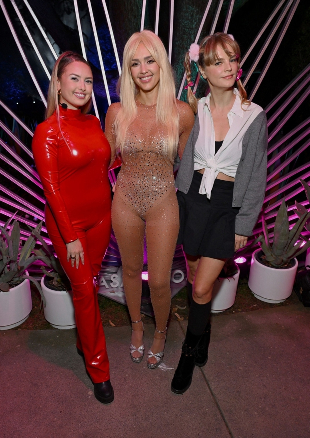 Dàn sao lên đồ đại náo Halloween: Kylie - Kendall quyến rũ nghẹt thở, Paris Hilton hóa trang thành cô bạn Britney Spears - Ảnh 10.