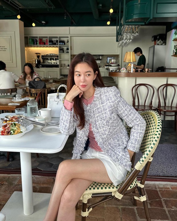 Fashion blogger Hàn Quốc gợi ý 10 cách diện đồ vải tweed trẻ trung - Ảnh 4.