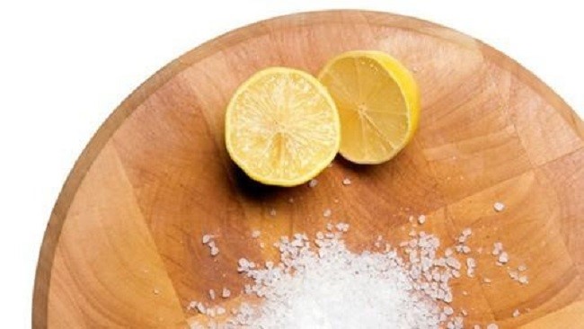 Tại sao nên cắt chanh rắc muối để đầu giường? - 3