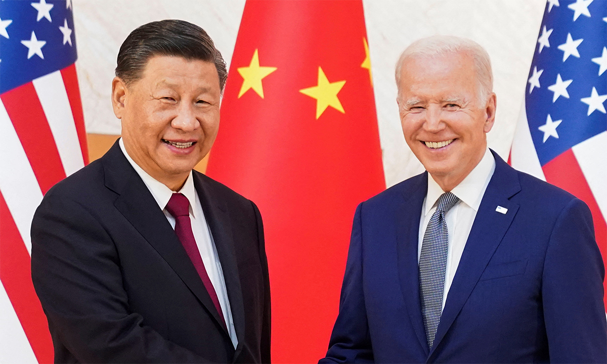 Chủ tịch Trung Quốc Tập Cận Bình (bên trái) và Tổng thống Mỹ Joe Biden (bên phải) gặp nhau tại Bali, Indonesia tháng 11/2022. Ảnh: Reuters