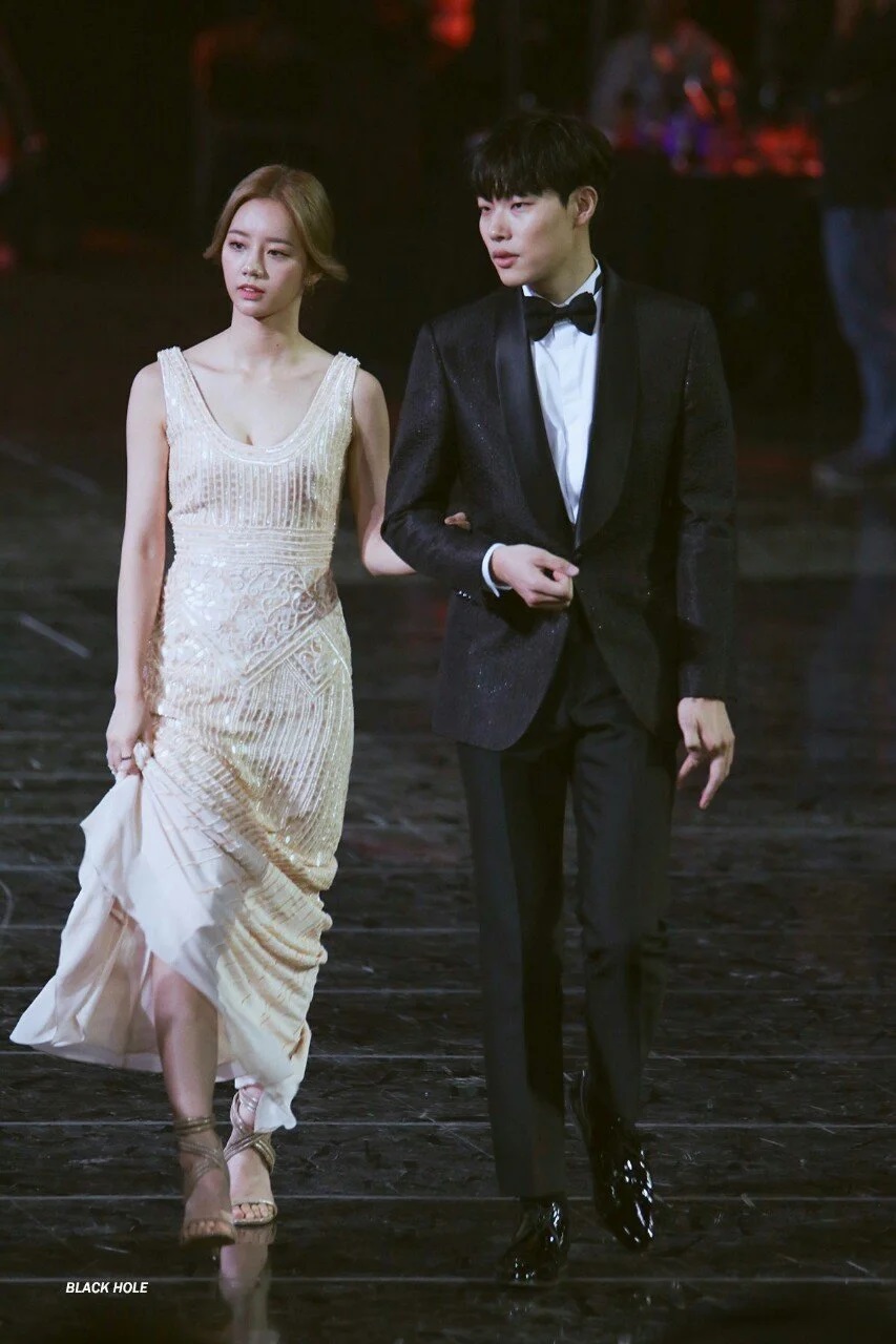 Hyeri và Jun Yeol tại lễ trao giải phim năm 2016. Ảnh: News1