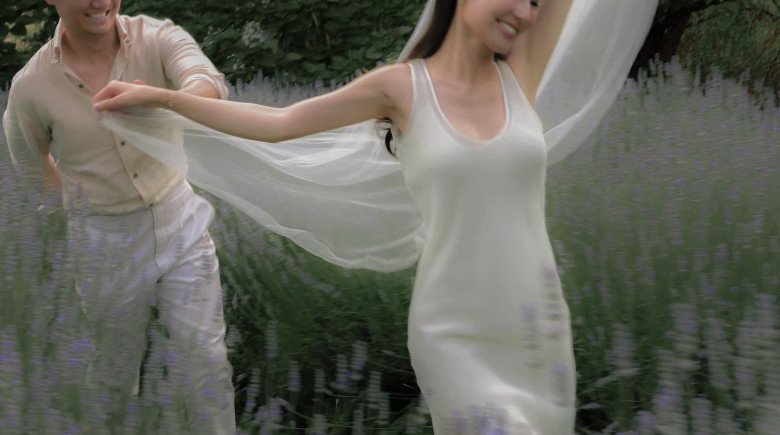 Diễm My 9X tung ảnh cưới, dân tình phát hiện chiếc váy cưới đơn giản bậc nhất showbiz Việt đây rồi! - 1
