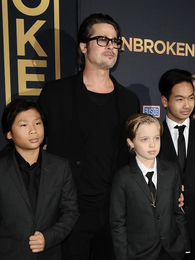 Brad Pitt và các con (lần lượt từ trái qua): Pax Thiên, Shiloh, Maddox năm 2014. Ảnh: Film Magic