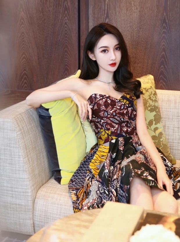 Huỳnh Hiểu Minh ngày càng mặn nồng với hot girl Diệp Kha, Angelababy lặng lẽ theo dõi nhất cử nhất động của tình địch - Ảnh 3.