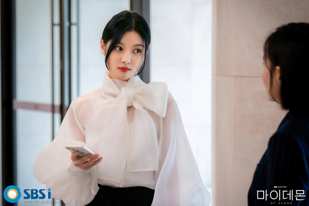 Kim Yoo Jung chính là mỹ nhân mặc đẹp nhất phim Hàn hiện tại, đúng chất tiểu thư sang chảnh mọi khung hình - Ảnh 5.