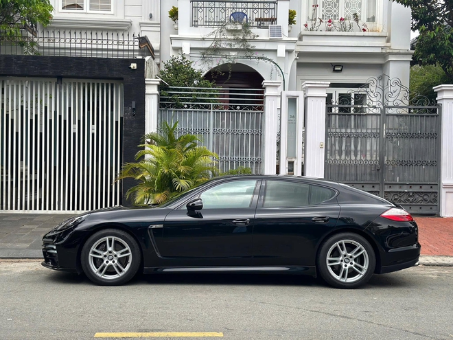 Porsche Panamera 2011 rao bán gần 1 tỷ: Đầu xe nâng cấp giống đời mới, người bán khẳng định xe nguyên bản, chấp 'mọi thầy thợ giỏi nhất đến xem'- Ảnh 5.