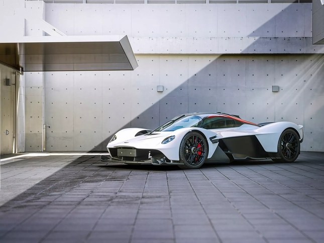 Siêu xe Aston Martin Valkyrie cực hiếm lên sàn đấu giá- Ảnh 1.