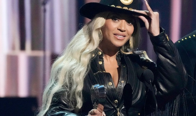 Ca sĩ Beyoncé tại sự kiện HeartRadio Music Awards tháng 4. Ảnh: AP