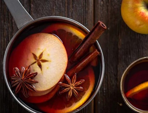 Rượu táo vừa có tác dụng giữ ấm vừa mang lại cảm giác sảng khoái trong một buổi tối mùa đông.