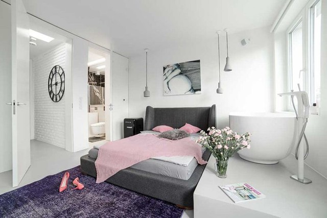 Cửa phòng là nơi bắt buộc đi qua khi ra vào phòng, vừa bước vào phòng nhìn ngay thấy giường là cách bố cục cho không gian phòng ngủ không hề cát lợi.