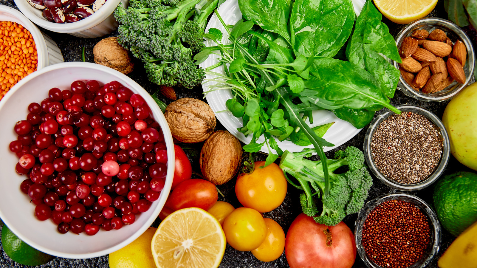 Chế độ ăn giàu màu sắc giúp ngăn ngừa tóc bạc sớm.