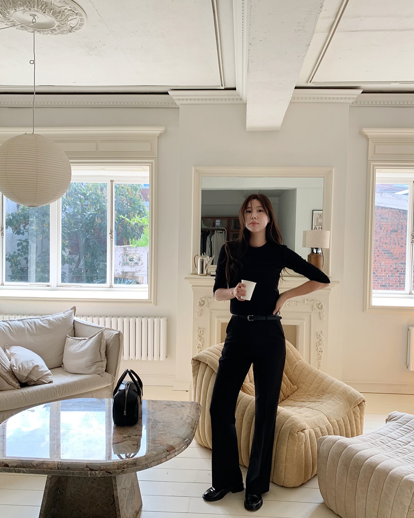 Đừng để áo rộng amp;#34;nuốt dángamp;#34;, 4 mẫu áo này sẽ giúp bạn thon gọn và chỉn chu tức thì - 14