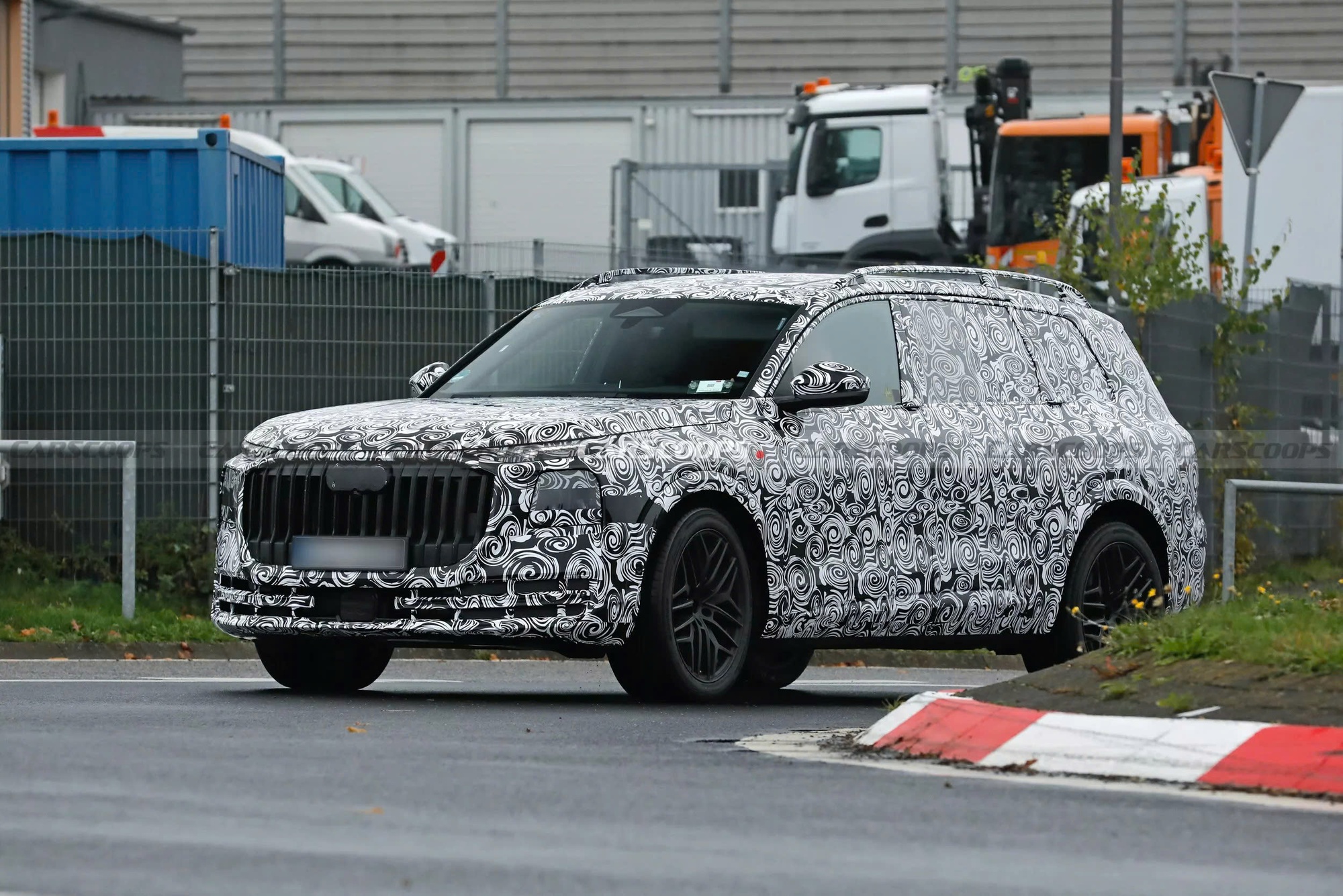 Audi sắp có SUV siêu sang đấu Maybach GLS: Hàng ghế sau dễ dạng thương gia, có hệ thống giải trí riêng, ra mắt năm sau- Ảnh 2. Audi sắp có SUV siêu sang đấu Maybach GLS: Hàng ghế sau dễ dạng thương gia, có hệ thống giải trí riêng, ra mắt năm sau- Ảnh 2.