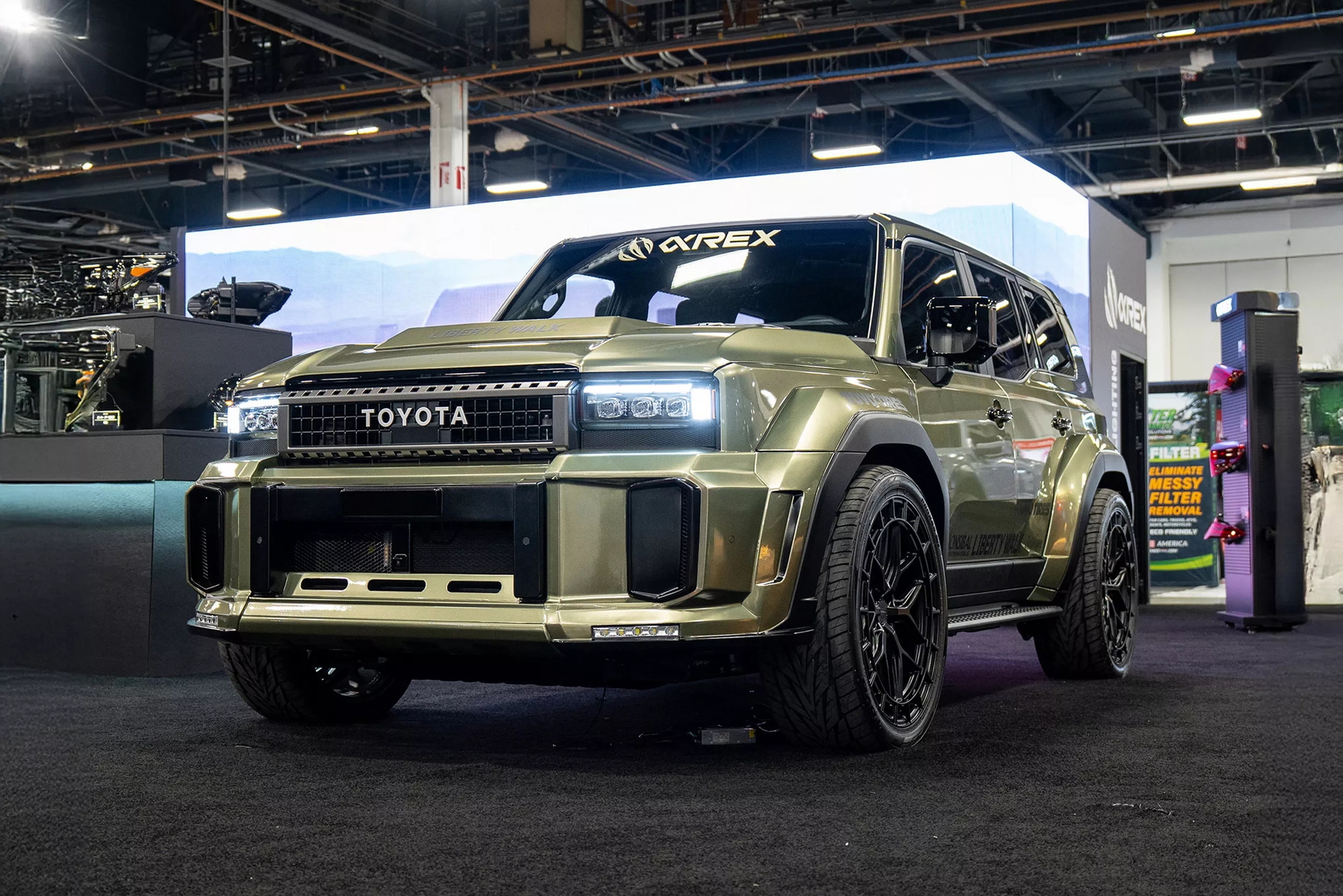 Nếu thấy Toyota Land Cruiser Prado chưa đủ hầm hố thì gói độ này có thể chiều được bạn: Thân rộng, bánh lớn hơn cả G 63- Ảnh 2.