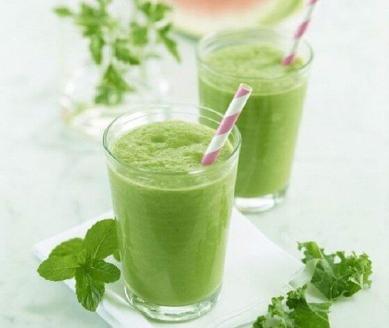 Sinh tố rau má mang lại nhiều lợi ích cho sức khoẻ tổng thể (ảnh minh hoạ)
