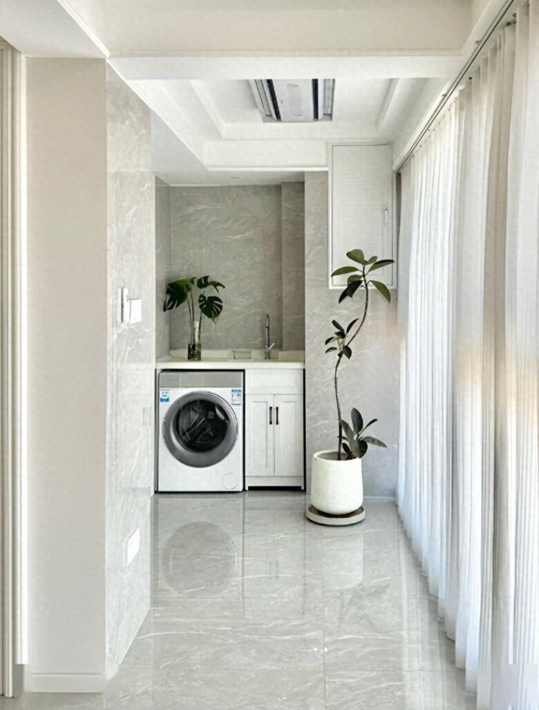 Máy giặt nên đặt ở ban công hay trong nhà vệ sinh? Nghe phân tích của người có kinh nghiệm, tôi mới biết mình đã sai - 2