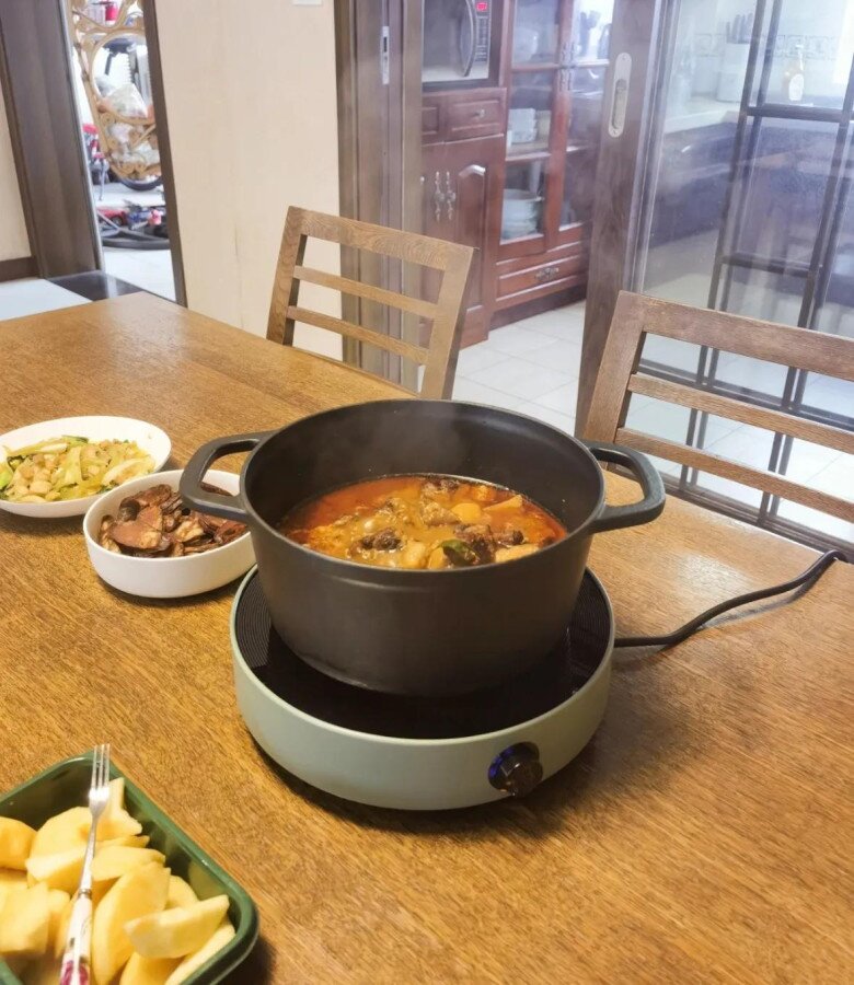 Bếp gas và bếp từ là xưa rồi, đây mới là loại bếp đang được ưa chuộng, lý do khiến ai cũng muốn thử ngay - 1