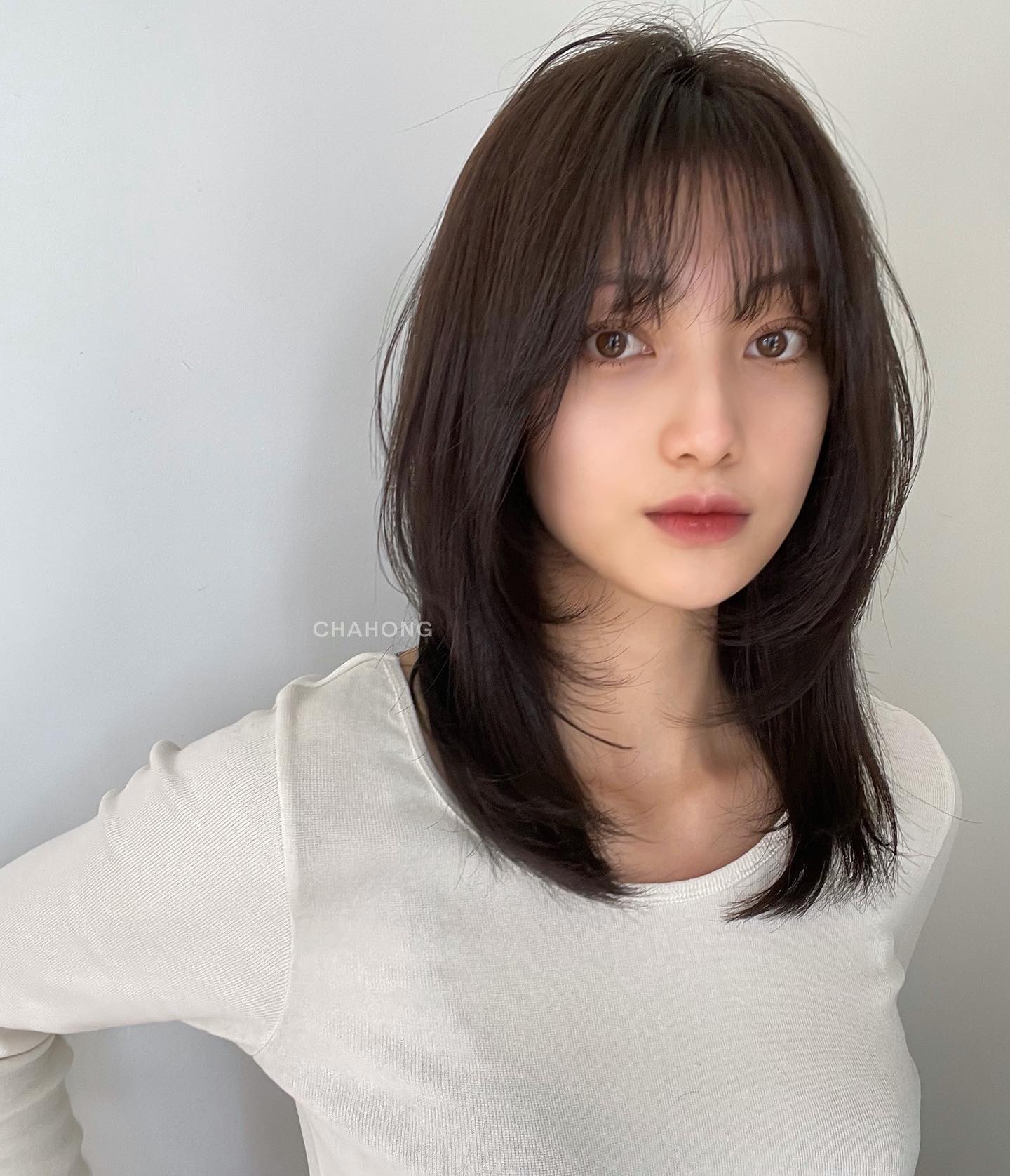 Phụ nữ trên 40 mê tóc ngắn phải thử 1 trong 5 kiểu này: Trẻ ra vài tuổi, khí chất tăng bội phần - 13