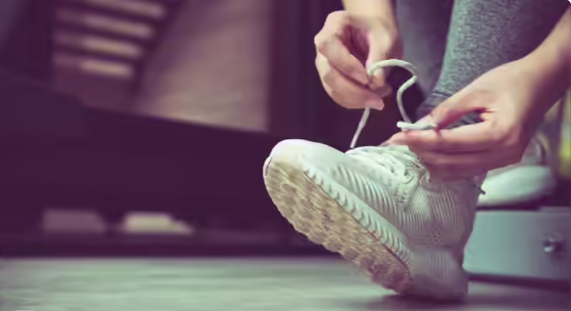 Đi bộ thường xuyên hỗ trợ thận lọc axit uric dư thừa hiệu quả.