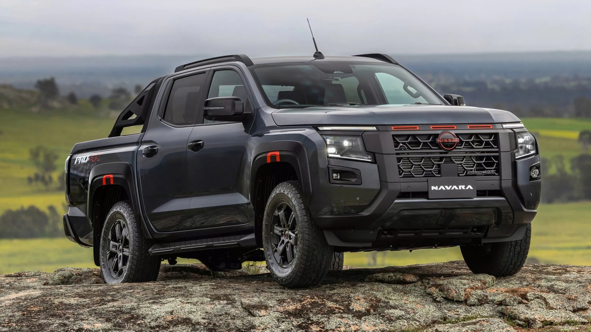 Nissan Navara ra mắt: 'Ruột' Mitsubishi Triton, thiết kế khác biệt, bản Pro4X cực ngầu cạnh tranh Ranger- Ảnh 2. Nissan Navara ra mắt: 'Ruột' Mitsubishi Triton, thiết kế khác biệt, bản Pro4X cực ngầu cạnh tranh Ranger- Ảnh 2.