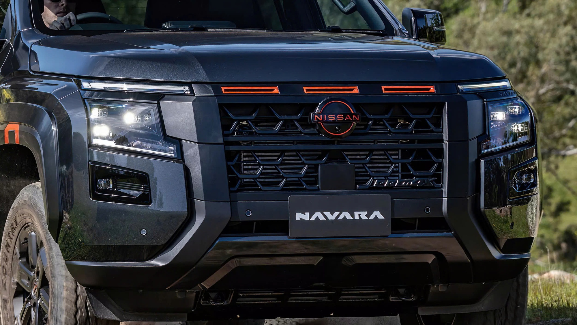 Nissan Navara ra mắt: 'Ruột' Mitsubishi Triton, thiết kế khác biệt, bản Pro4X cực ngầu cạnh tranh Ranger- Ảnh 3. Nissan Navara ra mắt: 'Ruột' Mitsubishi Triton, thiết kế khác biệt, bản Pro4X cực ngầu cạnh tranh Ranger- Ảnh 3.