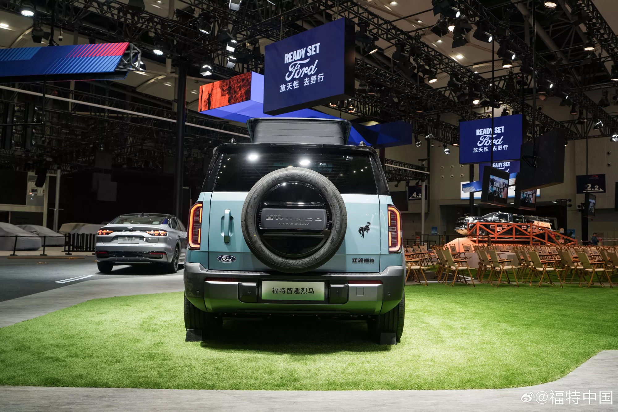 Ford Bronco lần đầu có bản thuần điện: Giá quy đổi ngang Territory tại Việt Nam, chạy 650km/sạc- Ảnh 3. Ford Bronco lần đầu có bản thuần điện: Giá quy đổi ngang Territory tại Việt Nam, chạy 650km/sạc- Ảnh 3.