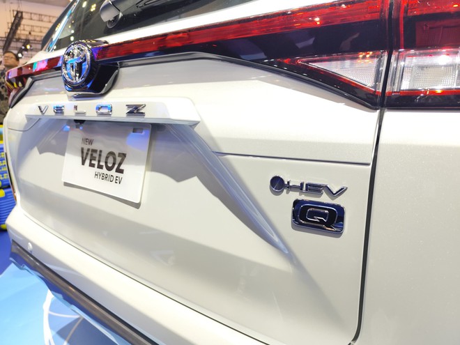 Ảnh thực tế Toyota Veloz hybrid giá quy đổi từ 472 triệu đồng vừa ra mắt: Động cơ 1.5L, có tính năng chạy điện, đáp trả Xpander hybrid- Ảnh 6.