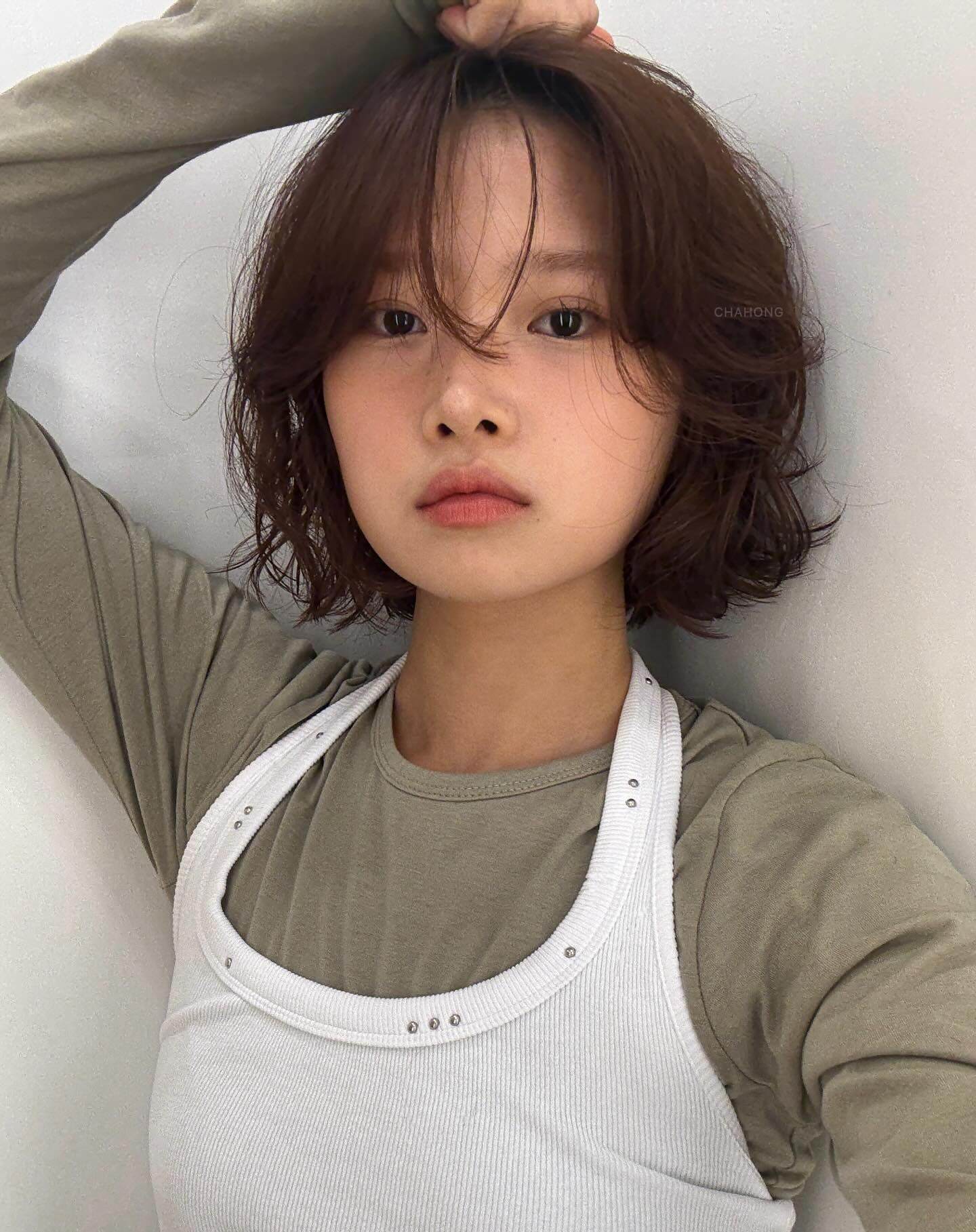 Chị em bỏ tóc thẳng đi, 5 kiểu tóc xoăn mùa đông vừa sang vừa amp;#34;ăn gianamp;#34; tuổi cực khéo - 1