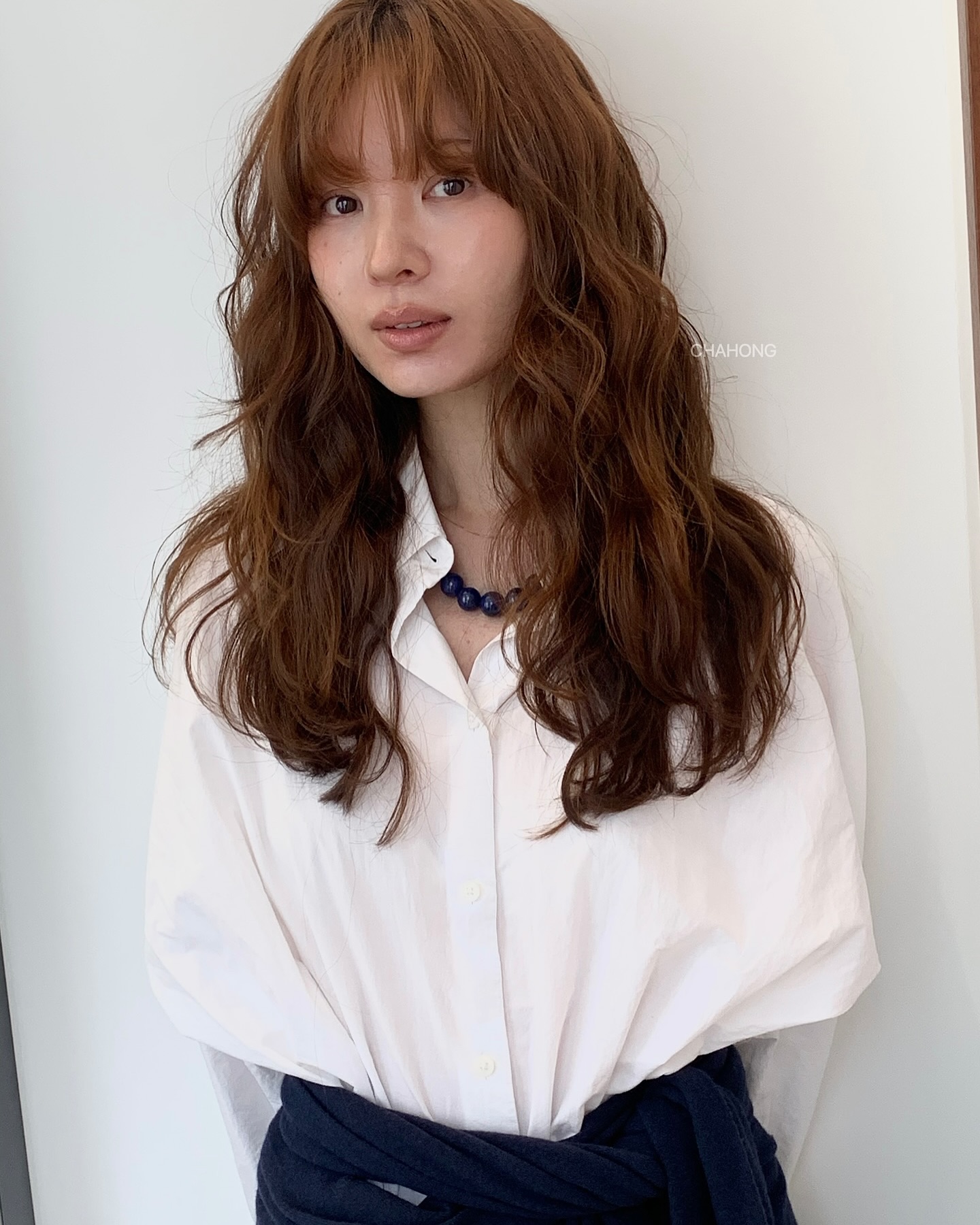 Chị em bỏ tóc thẳng đi, 5 kiểu tóc xoăn mùa đông vừa sang vừa amp;#34;ăn gianamp;#34; tuổi cực khéo - 4